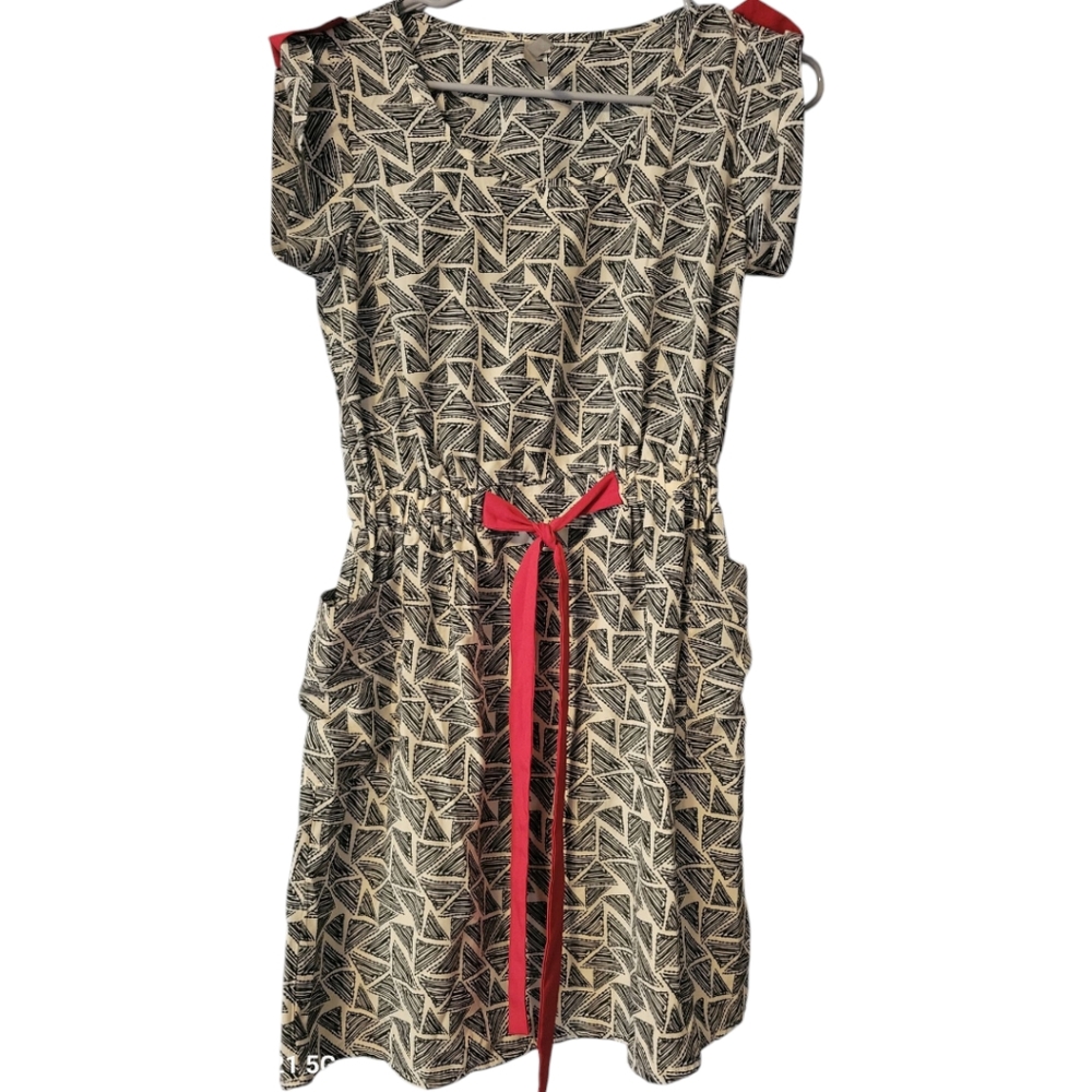 Mono B Women's Size Small Geometric Patterned Dress with Red Accents